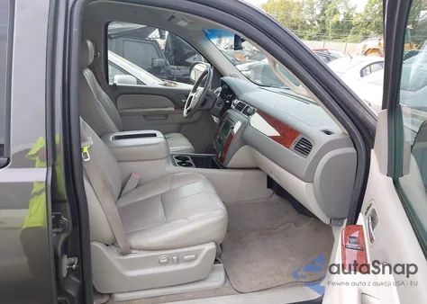 2010 Chevrolet Suburban 1500 Lt1 из США, поврежденный, VIN 1GNUKJE37AR143553